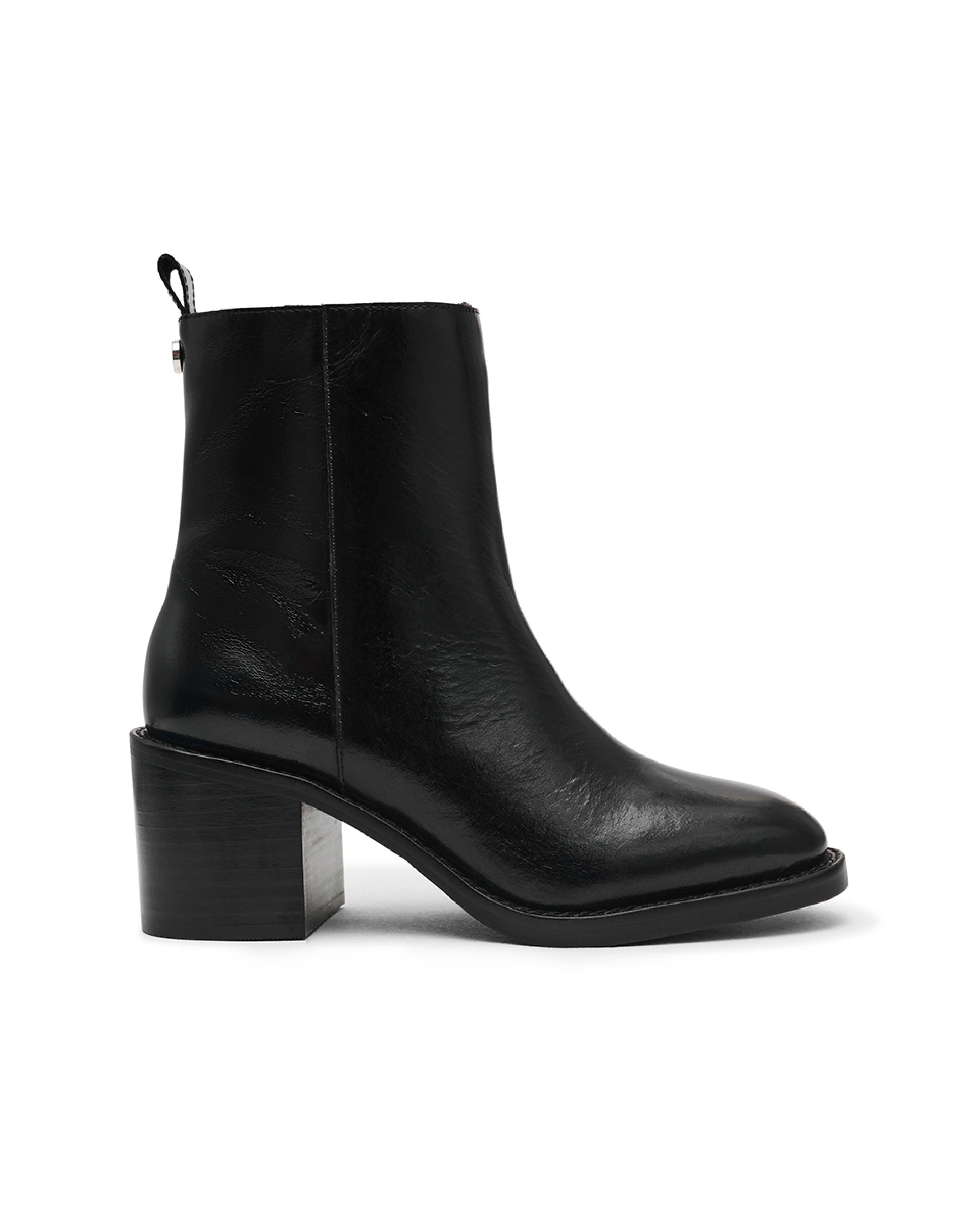 SLENDER 經典簡約素面短靴-黑色