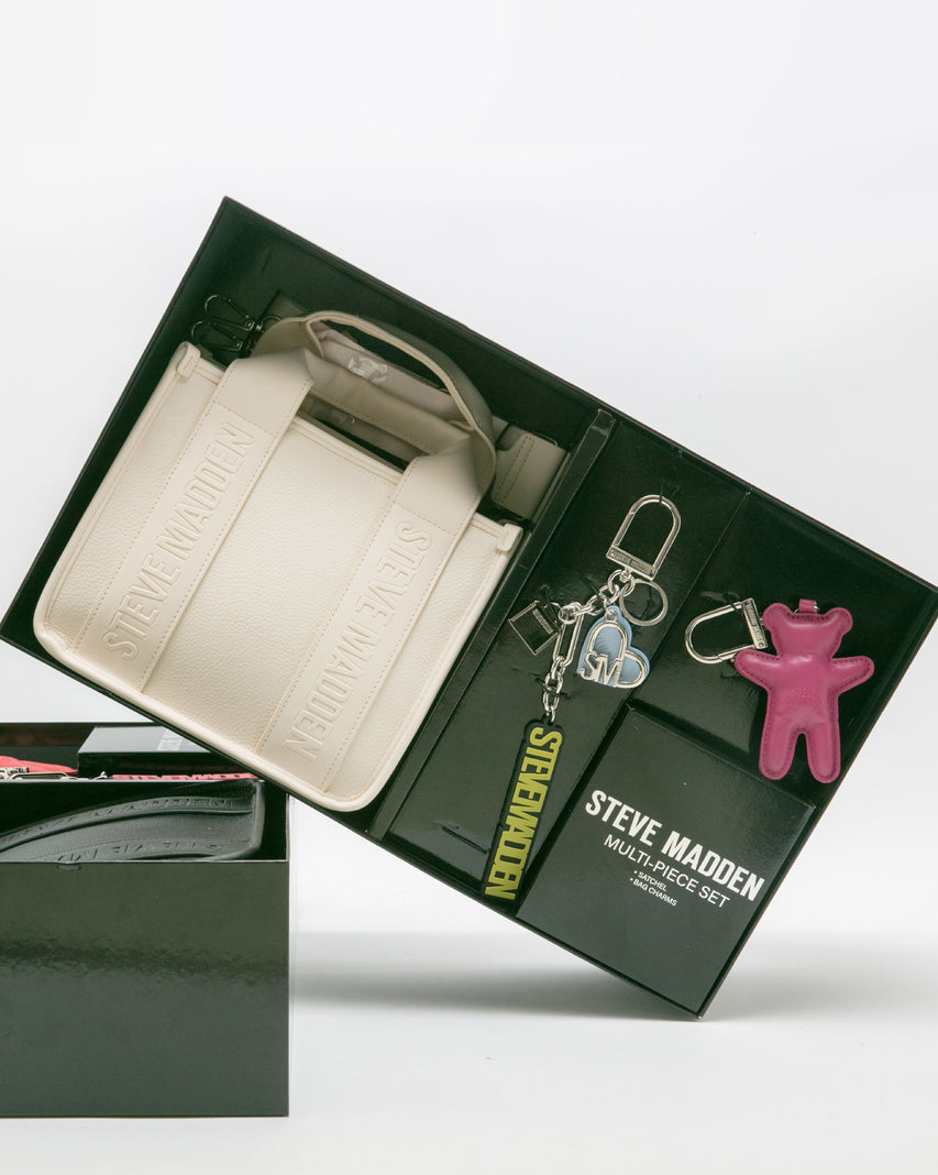 素面LOGO寬背帶雙吊飾禮盒-米色