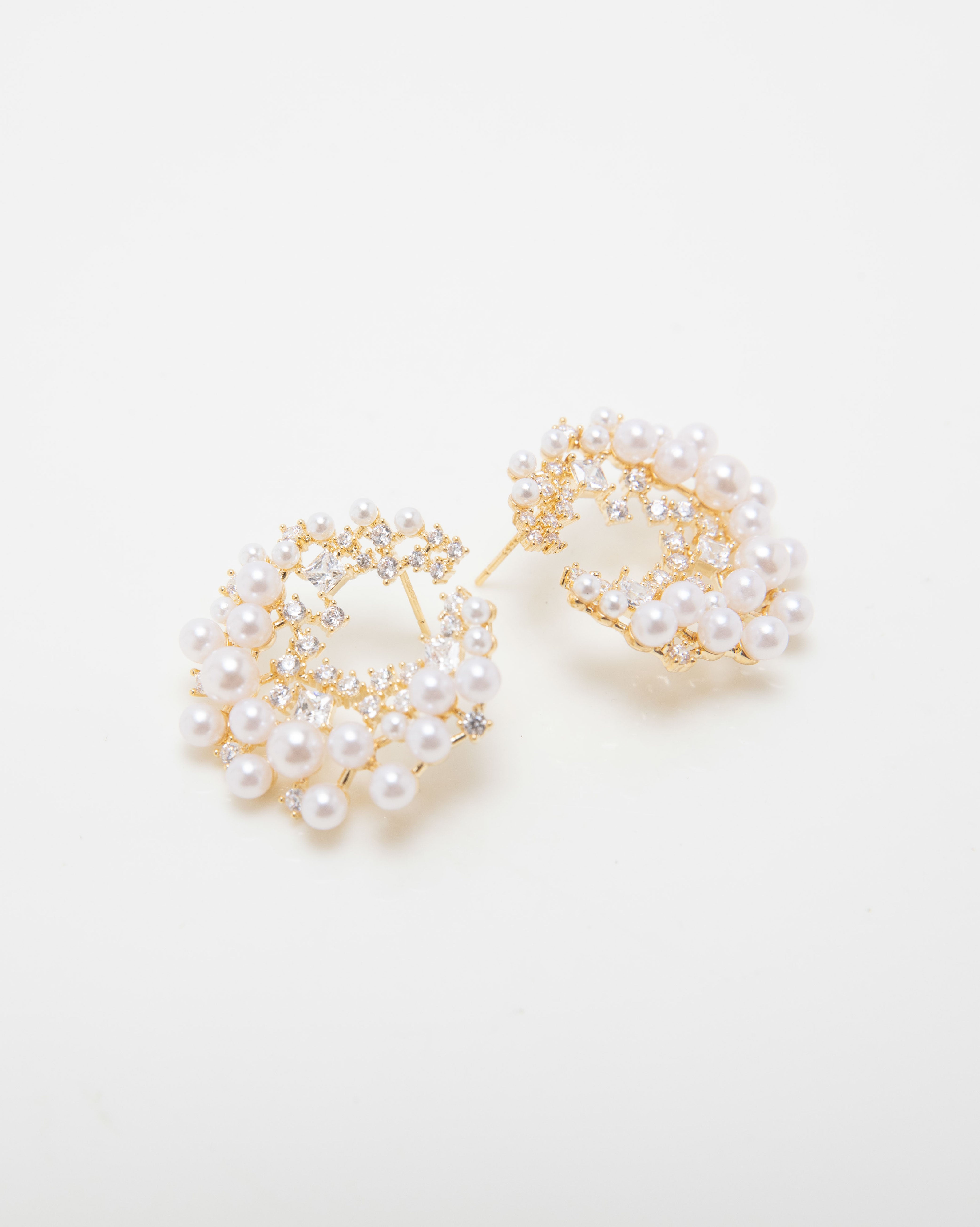 【線上獨家款】輕奢珍珠閃鑽圓形耳環-金色