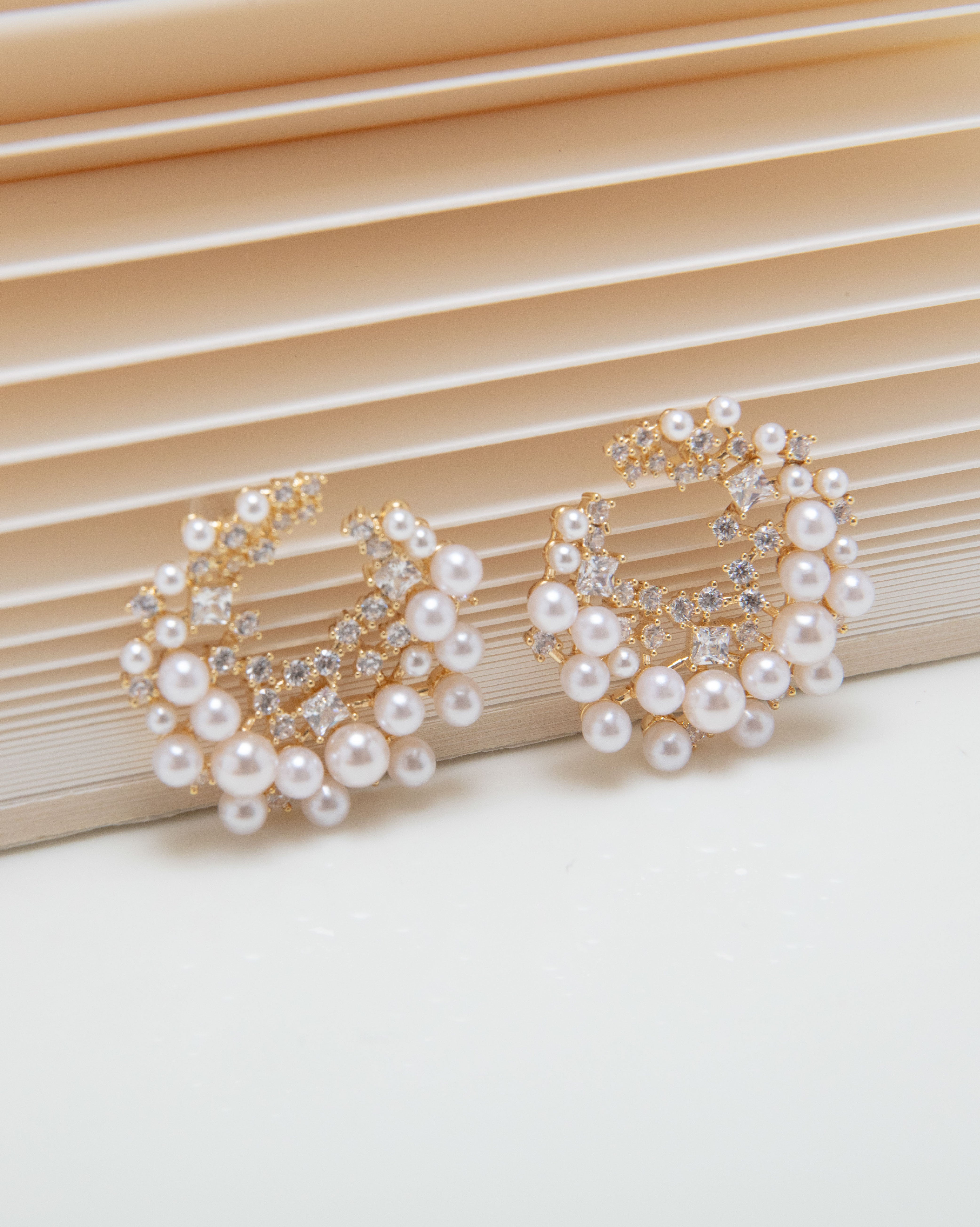 【線上獨家款】輕奢珍珠閃鑽圓形耳環-金色