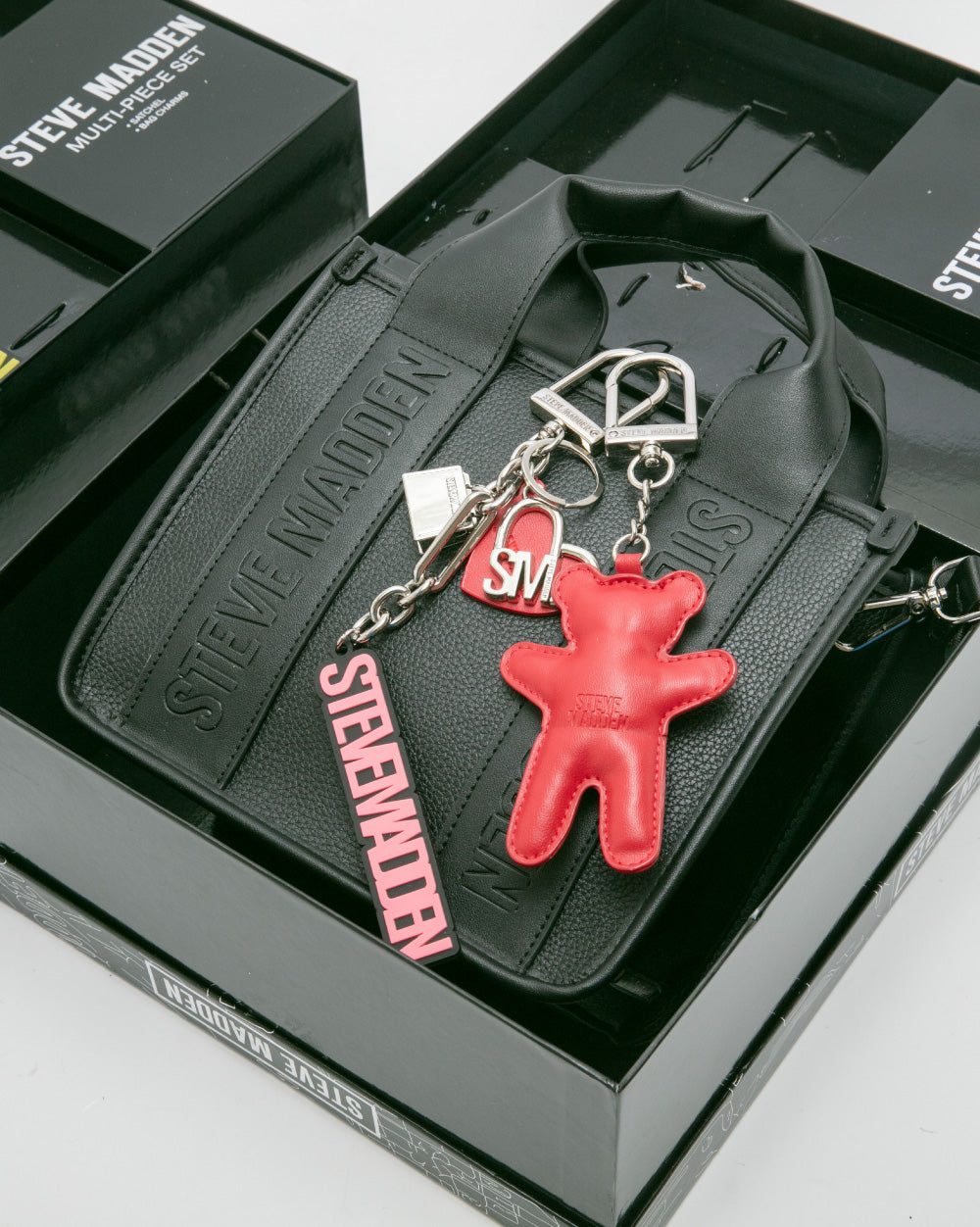 素面LOGO寬背帶雙吊飾禮盒-黑色