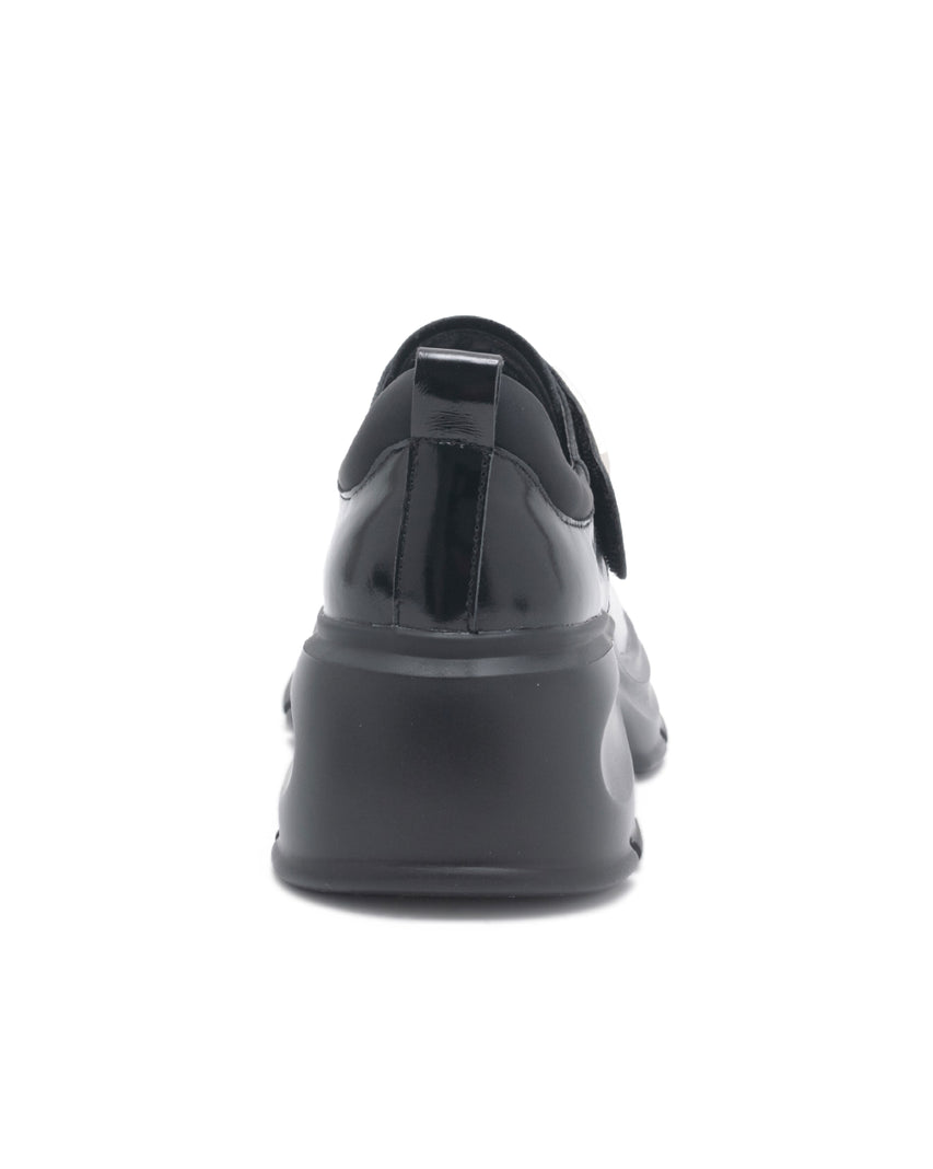 TWVERNA 厚底方形扣飾休閒樂福鞋-鏡黑