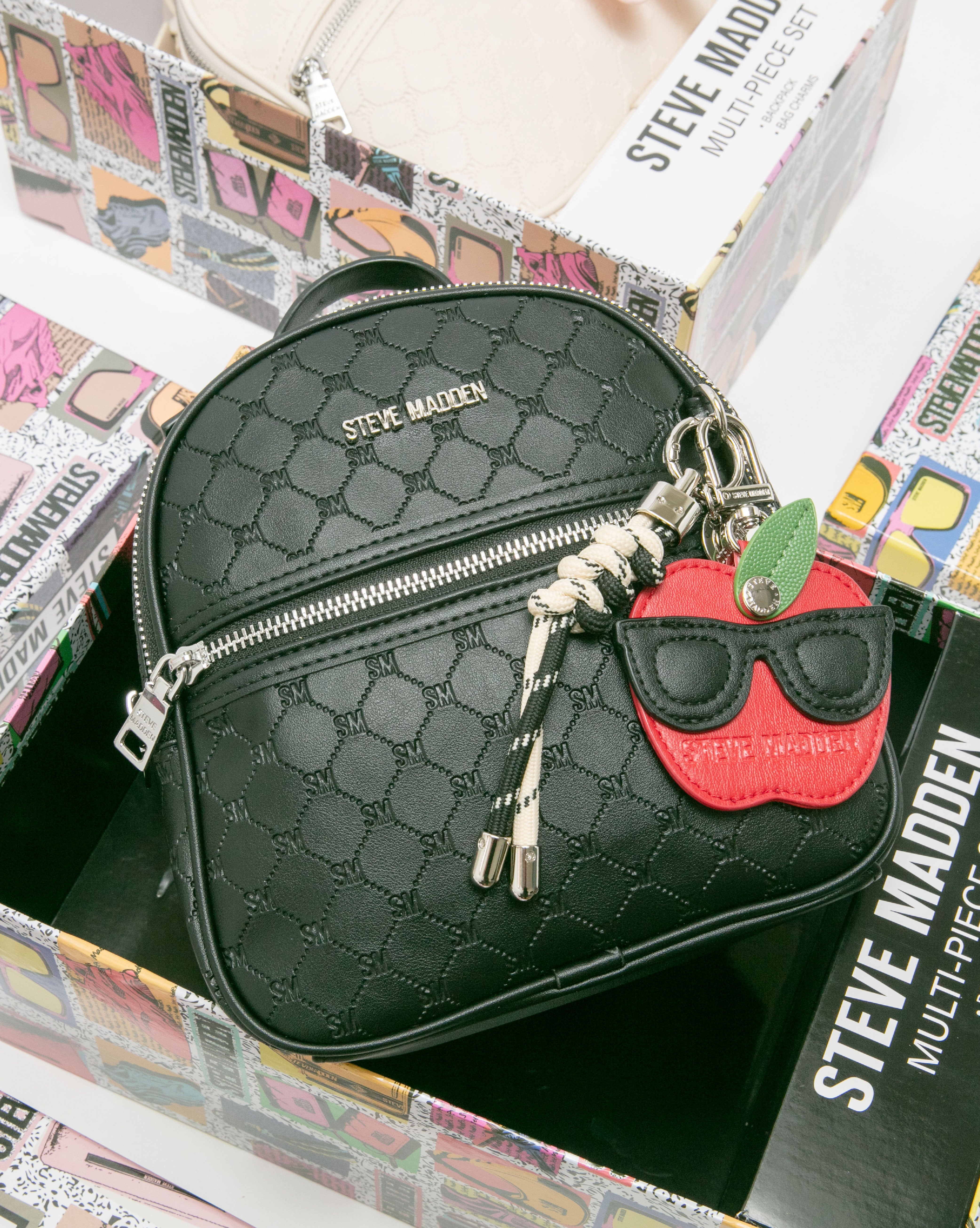 童趣雙吊飾/菱格紋後背包禮盒-黑色