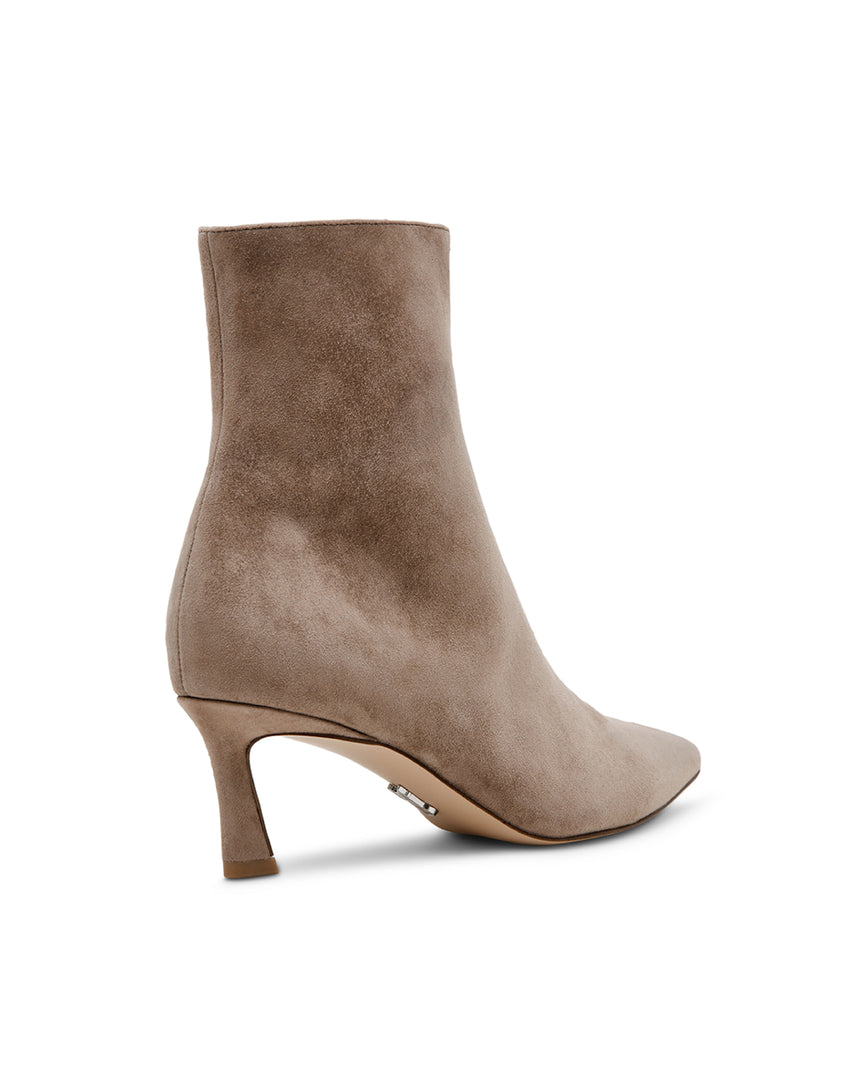 LULAH 經典素面尖頭細跟短靴-絨棕