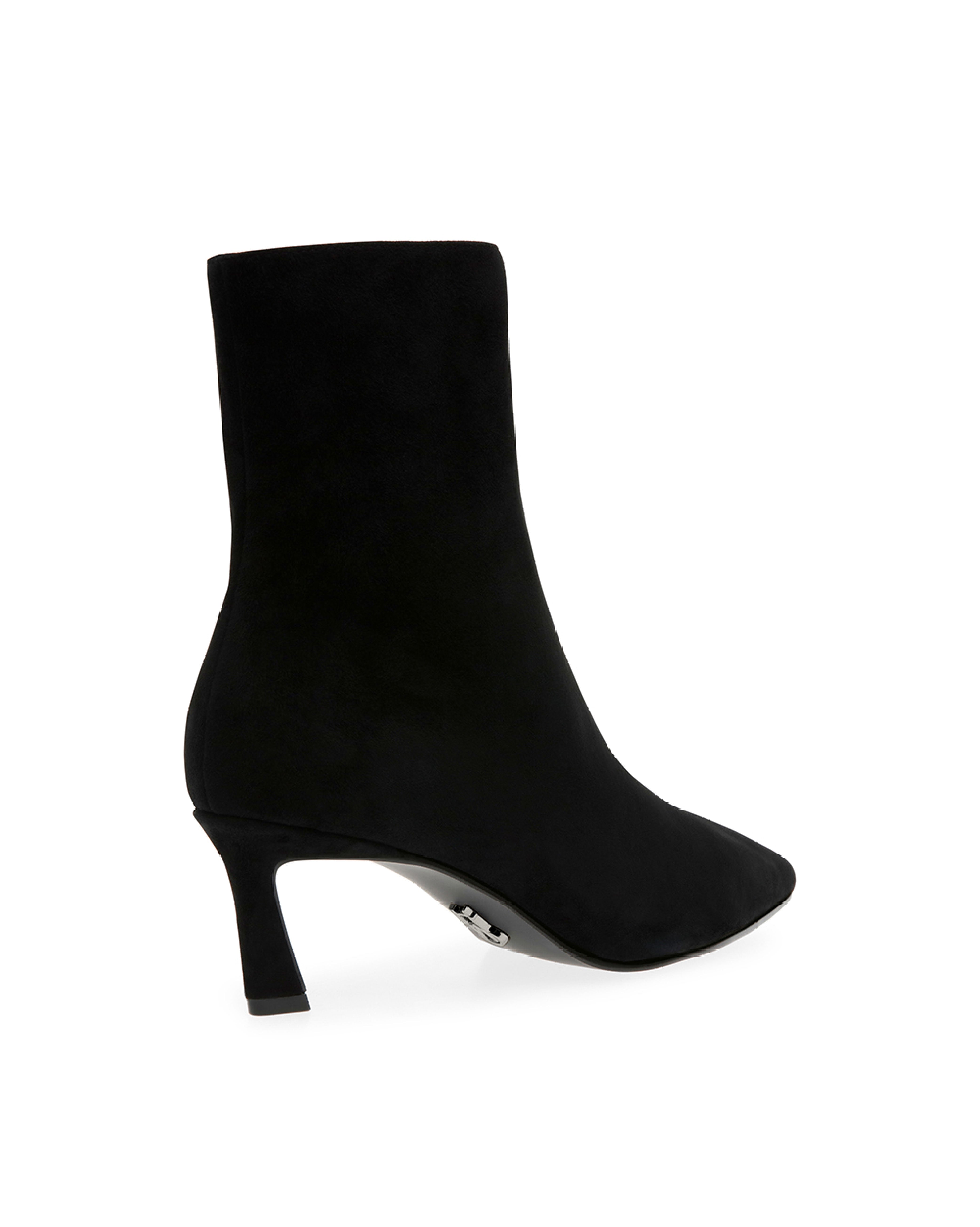 LULAH 經典素面尖頭細跟短靴-絨黑