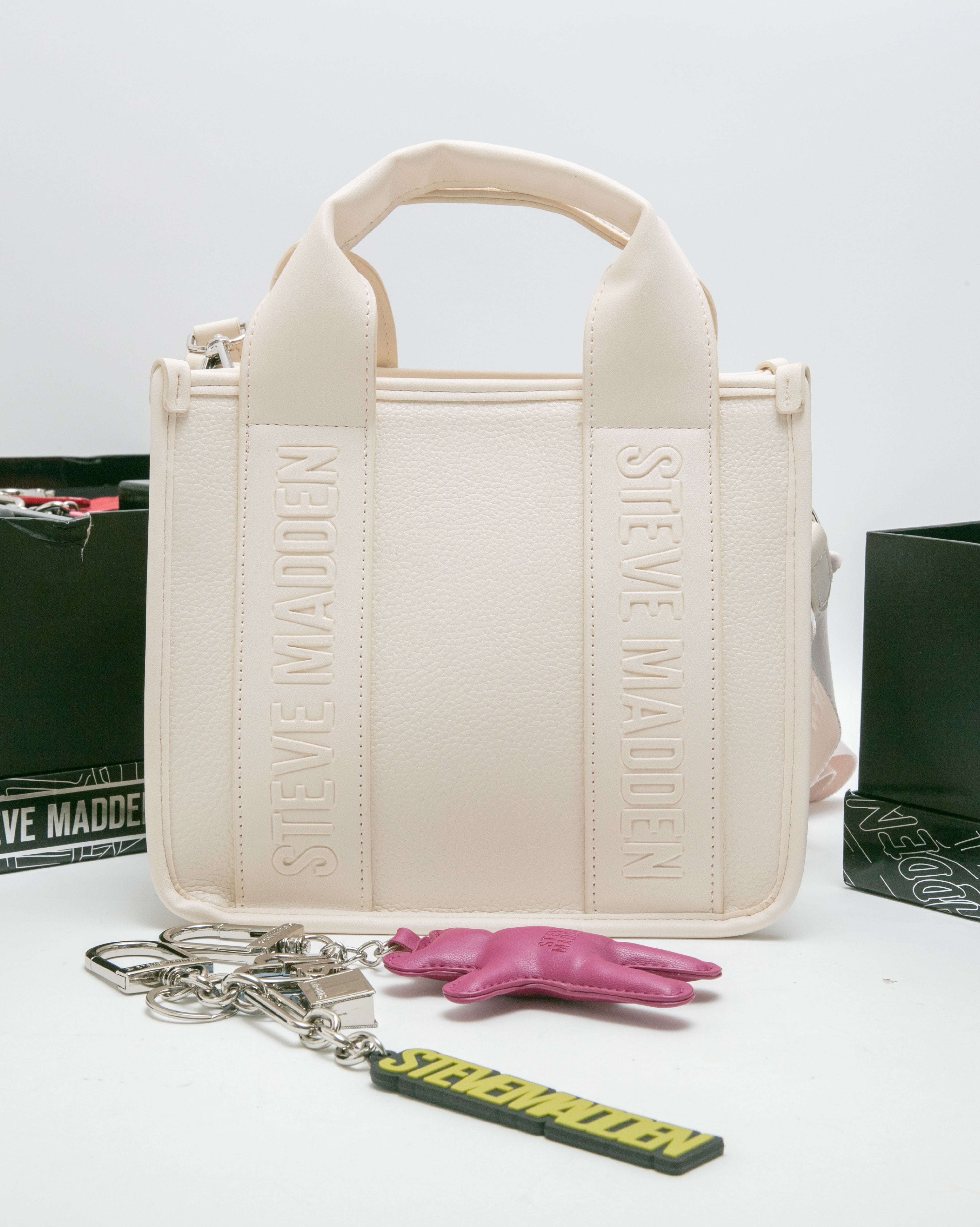 素面LOGO寬背帶雙吊飾禮盒-米色