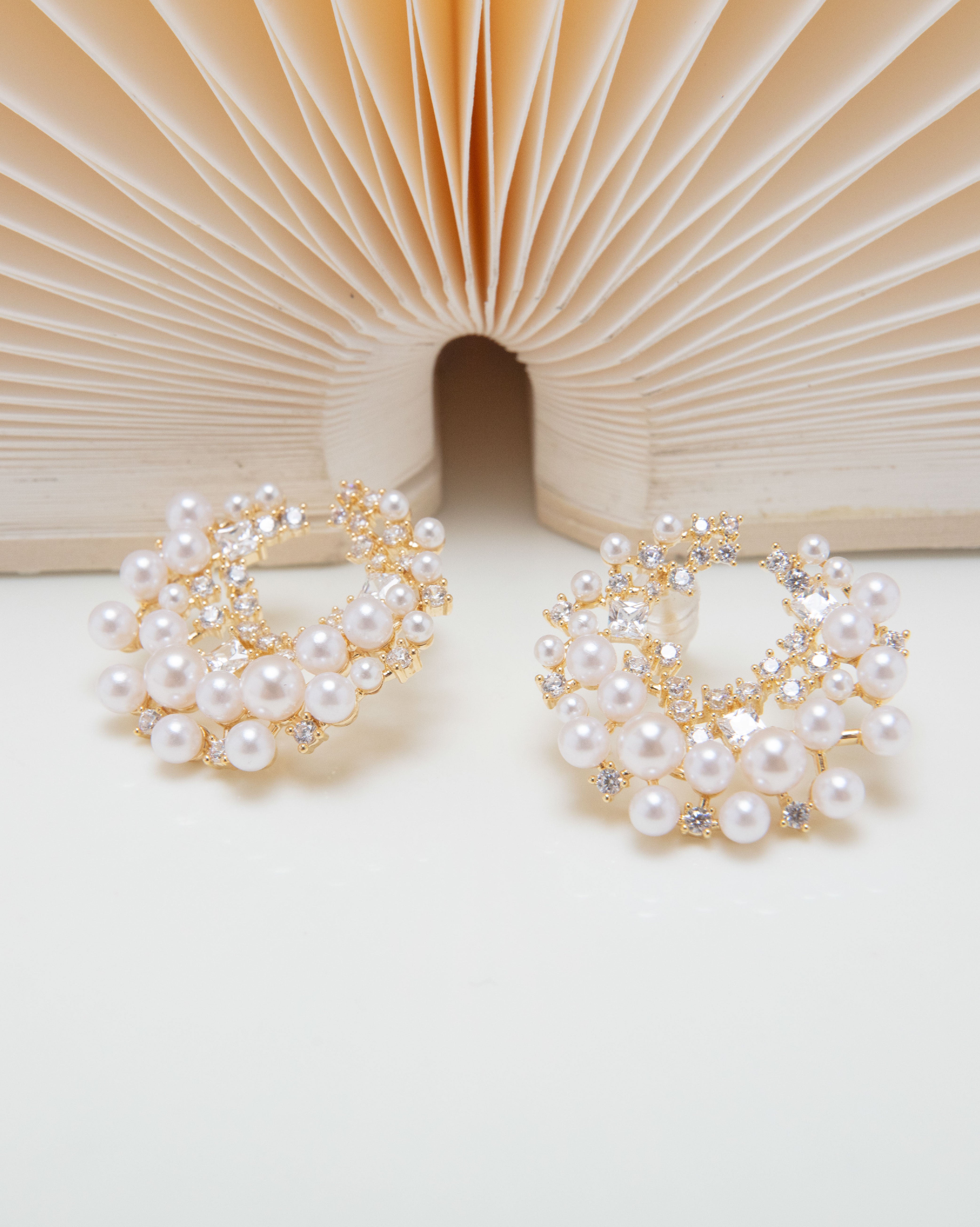 【線上獨家款】輕奢珍珠閃鑽圓形耳環-金色