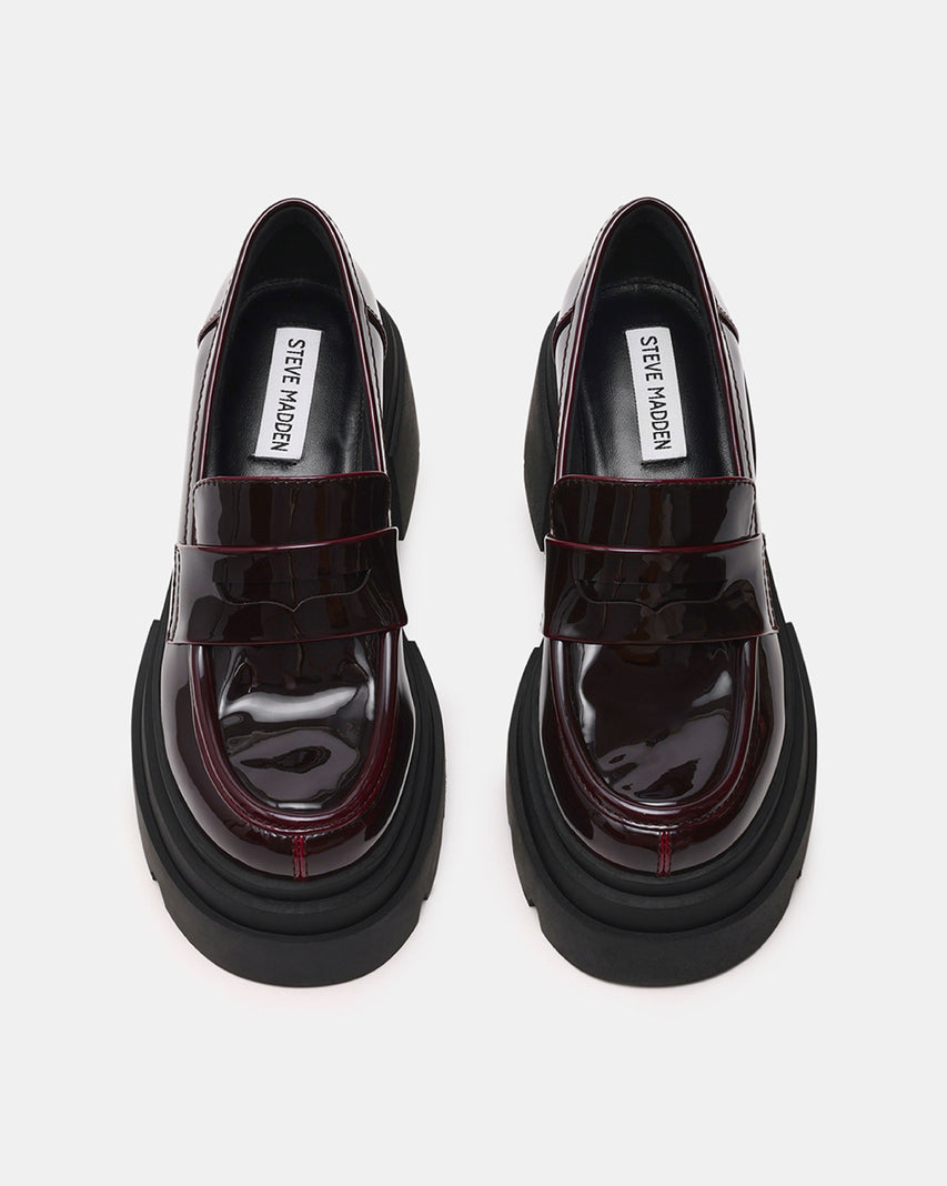 TURNOUT 經典素面厚底樂福鞋-酒紅色