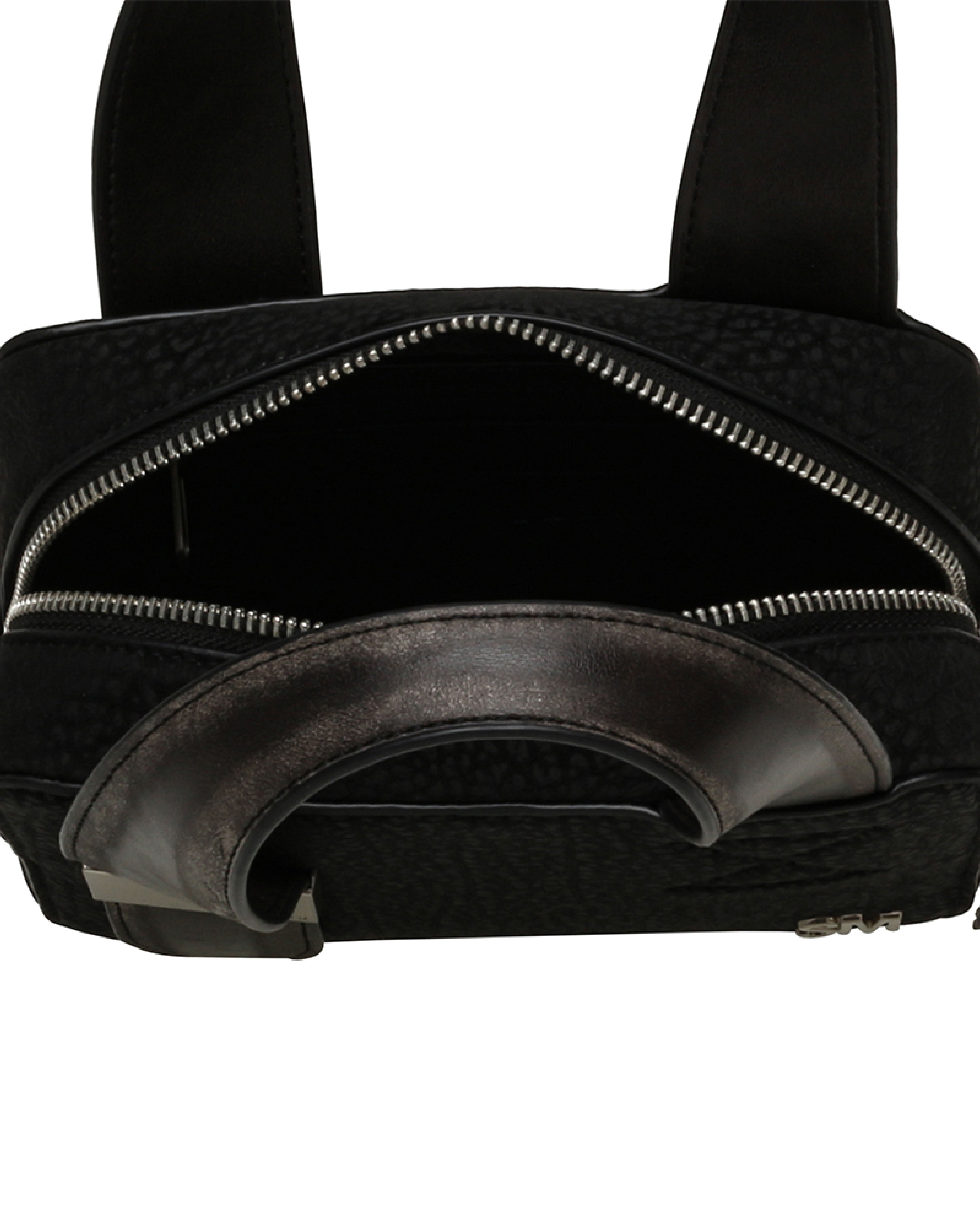 【線上獨家款】BKIVIANA 荔枝紋寬手提帶斜背包-黑色