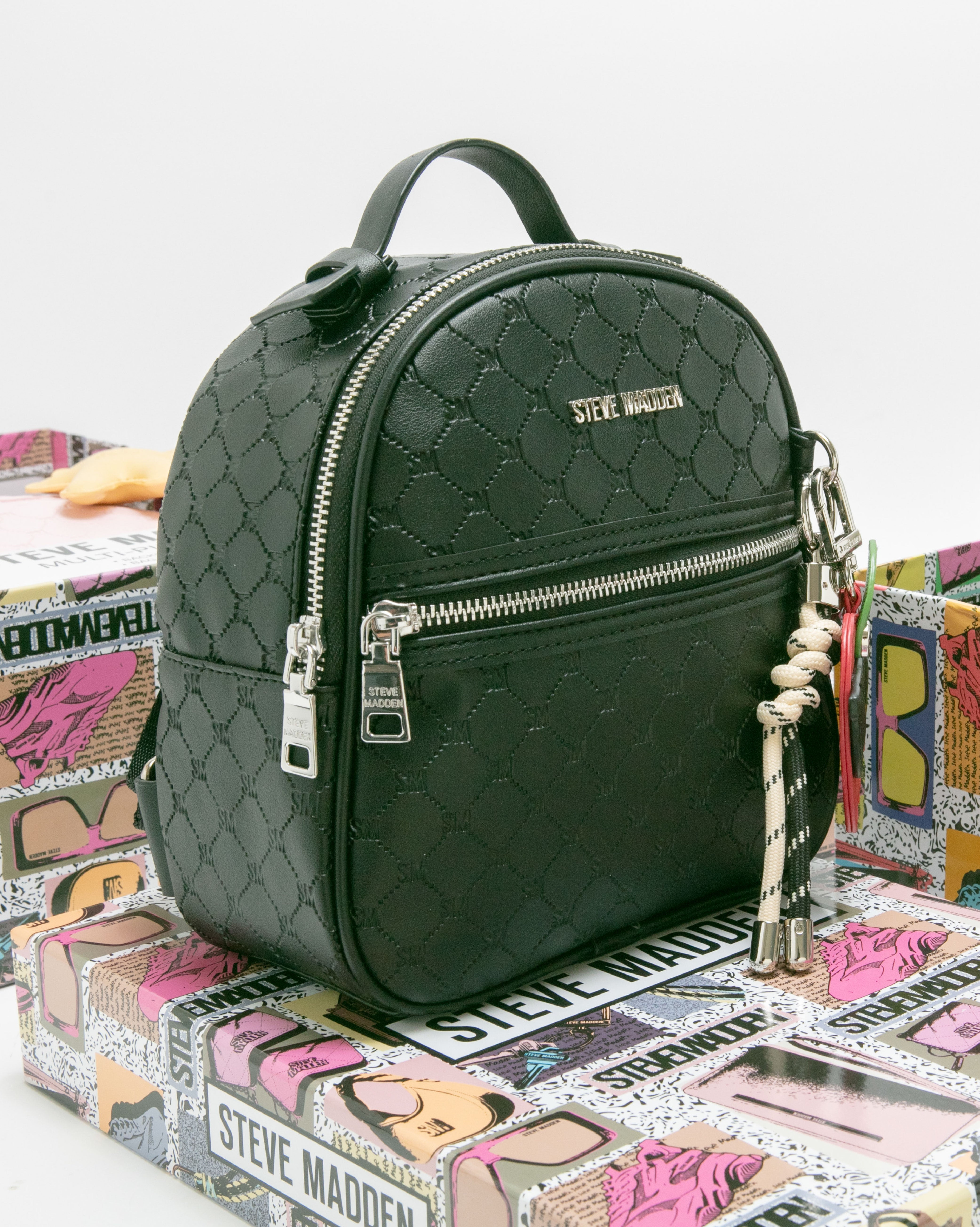 童趣雙吊飾/菱格紋後背包禮盒-黑色