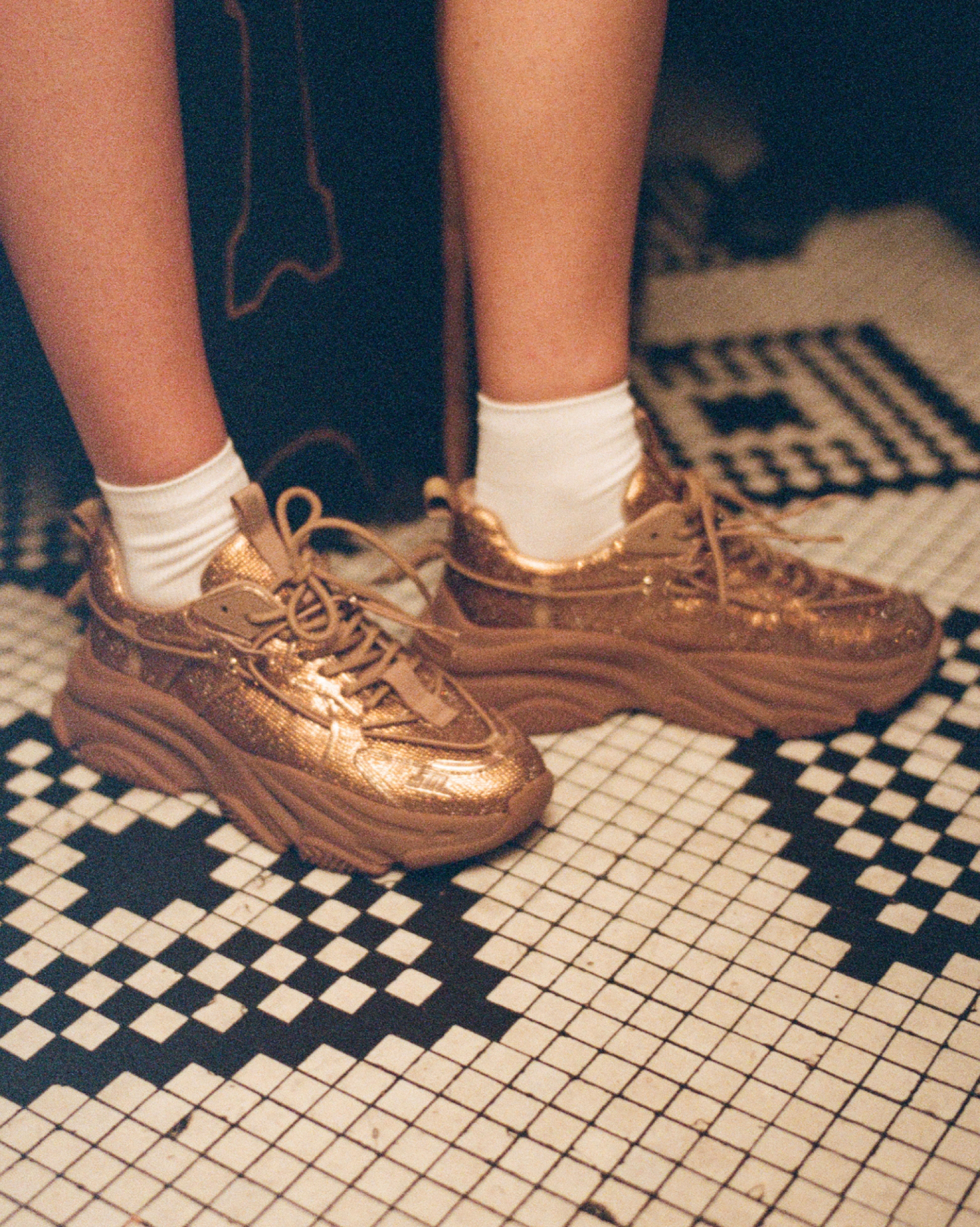 VAULT 2R 奢華閃鑽抽繩厚底休閒鞋-卡其色