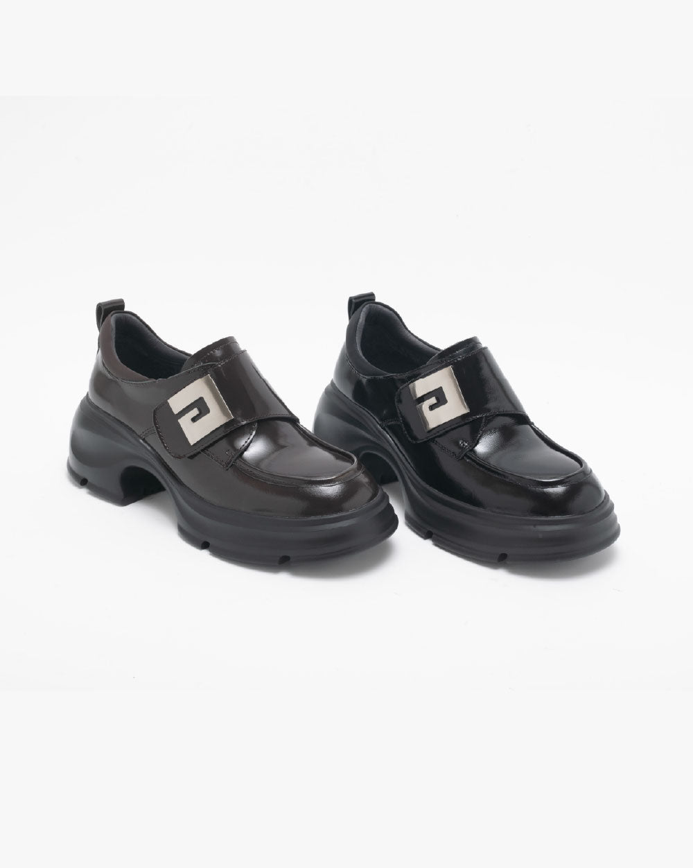 TWVERNA 厚底方形扣飾休閒樂福鞋-鏡黑