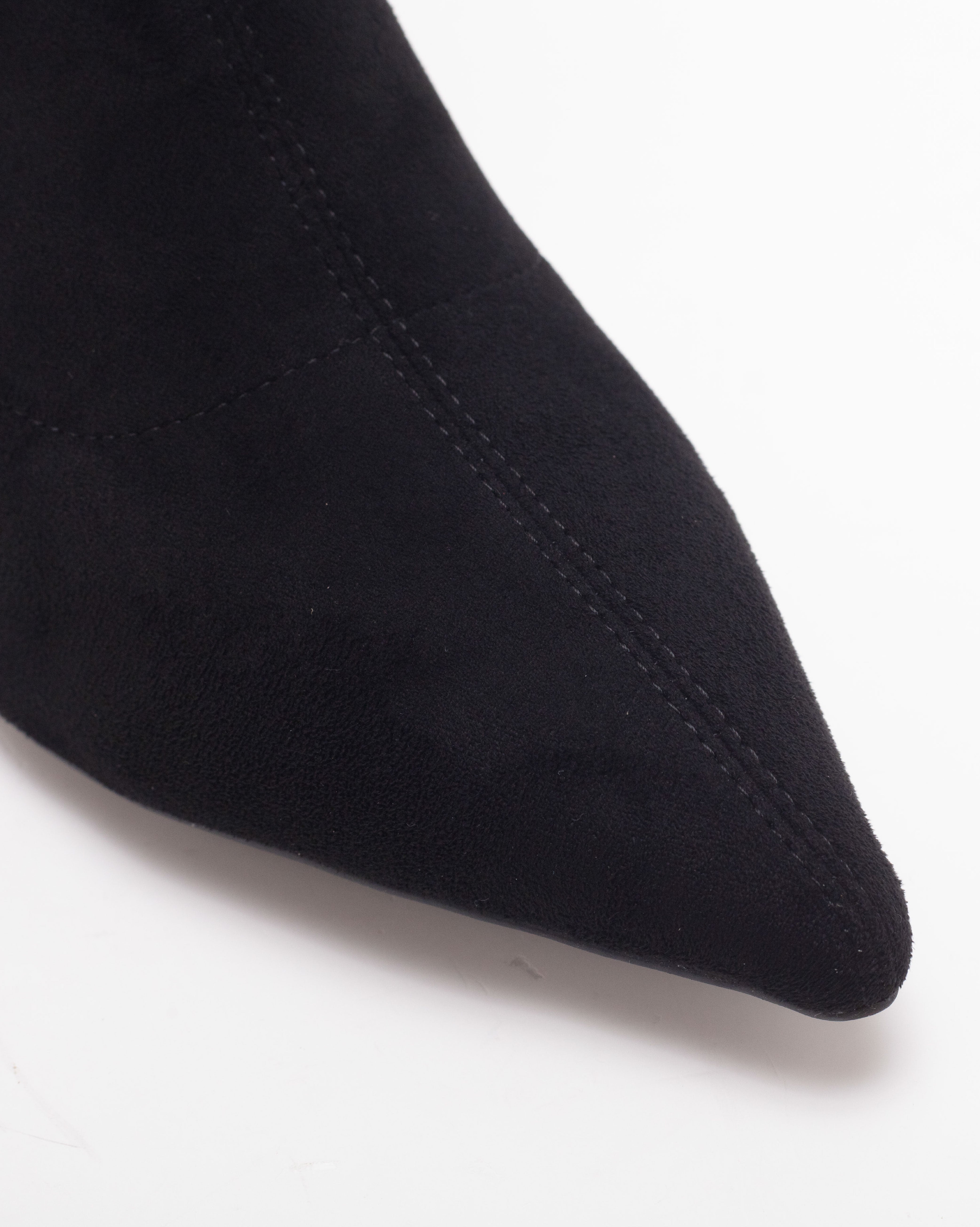 TWVENOM 絨面尖頭粗跟長靴-黑色