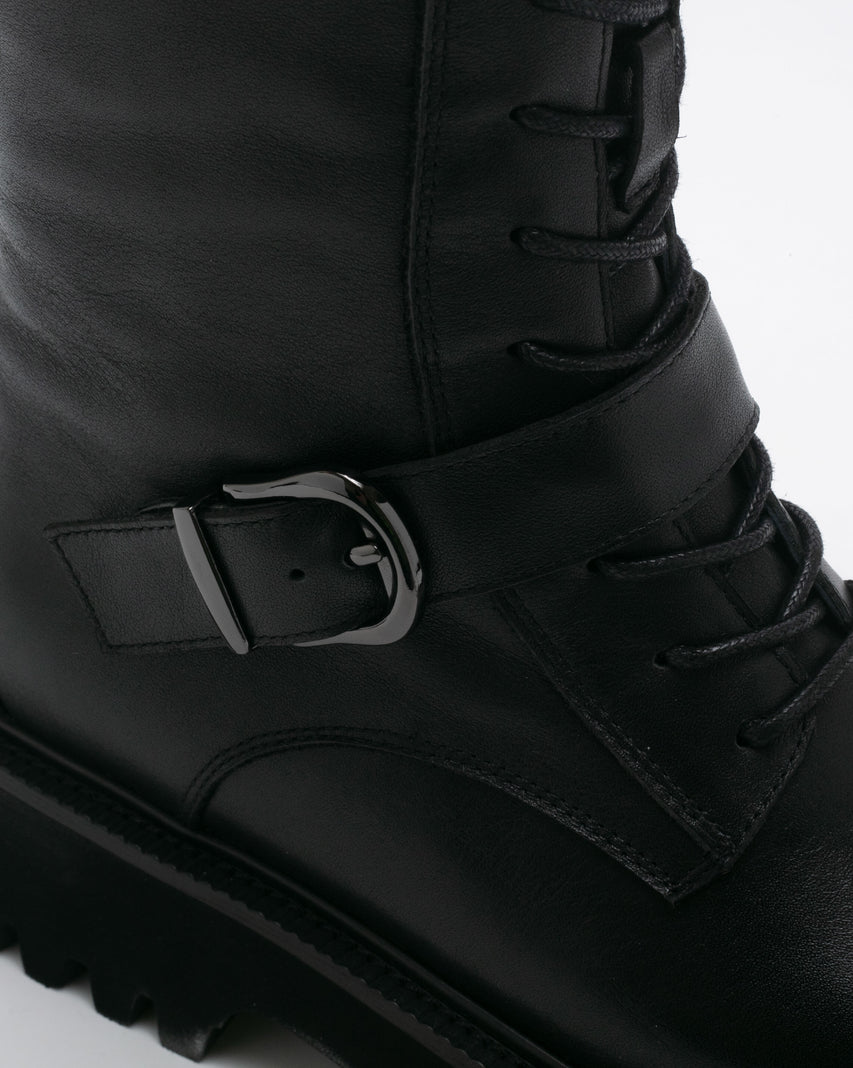 TWAURA 率性綁帶方形扣飾長筒靴-黑色