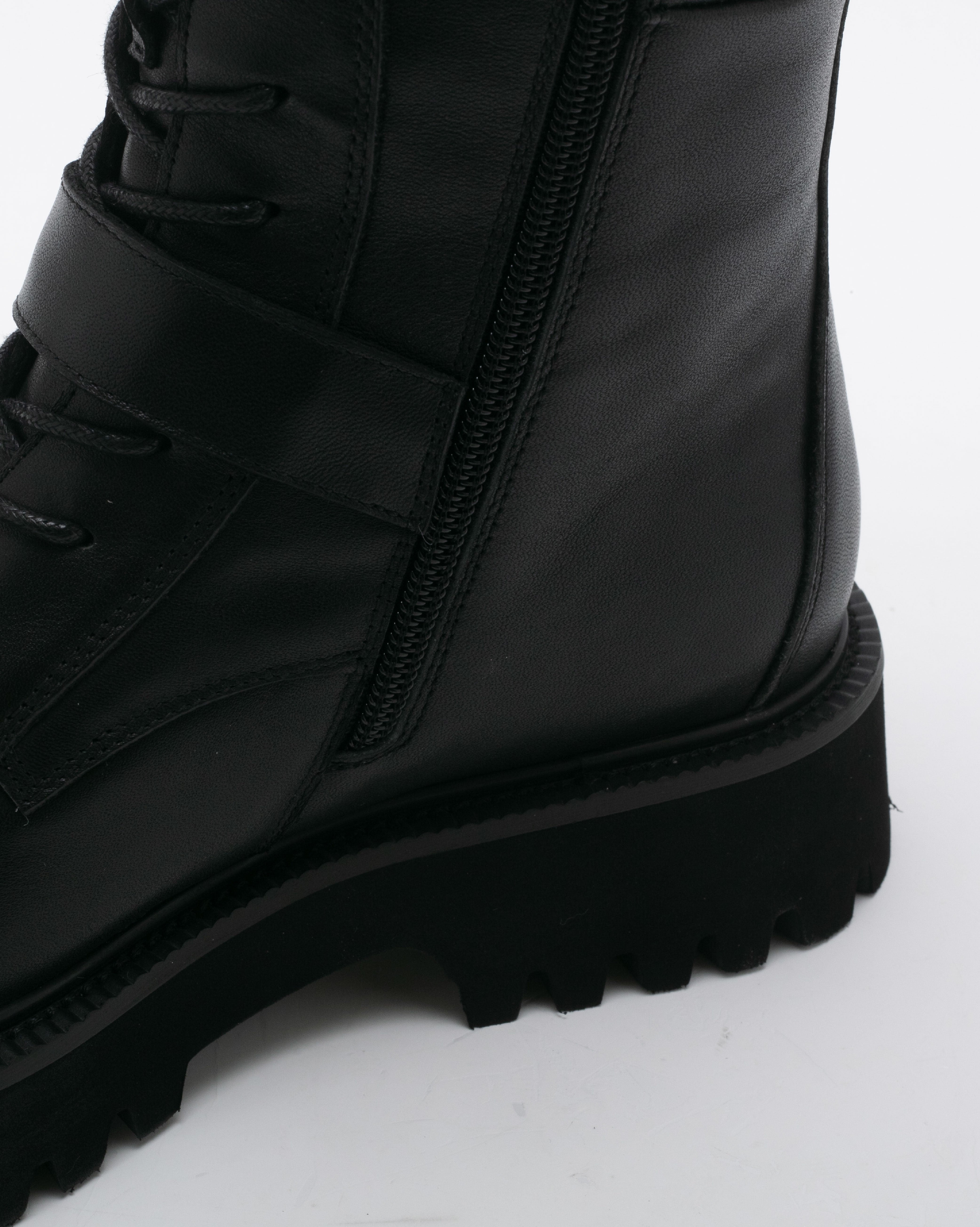 TWAURA 率性綁帶方形扣飾長筒靴-黑色