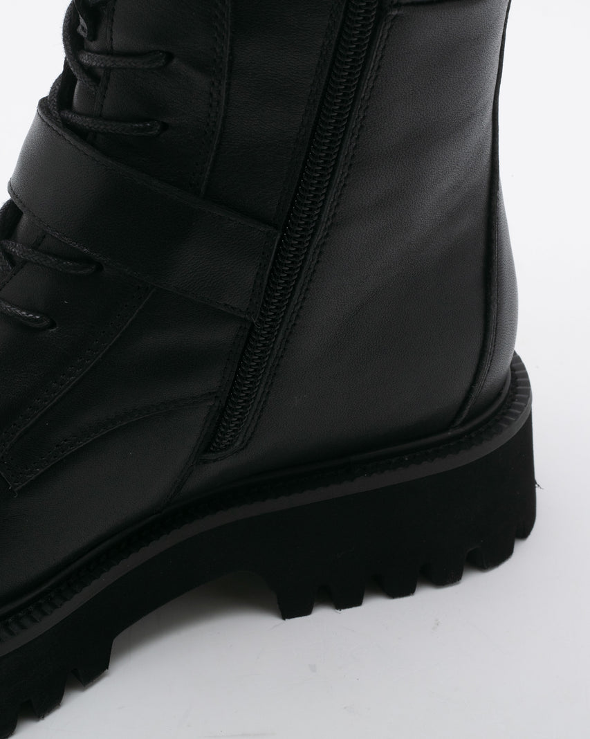 TWAURA 率性綁帶方形扣飾長筒靴-黑色