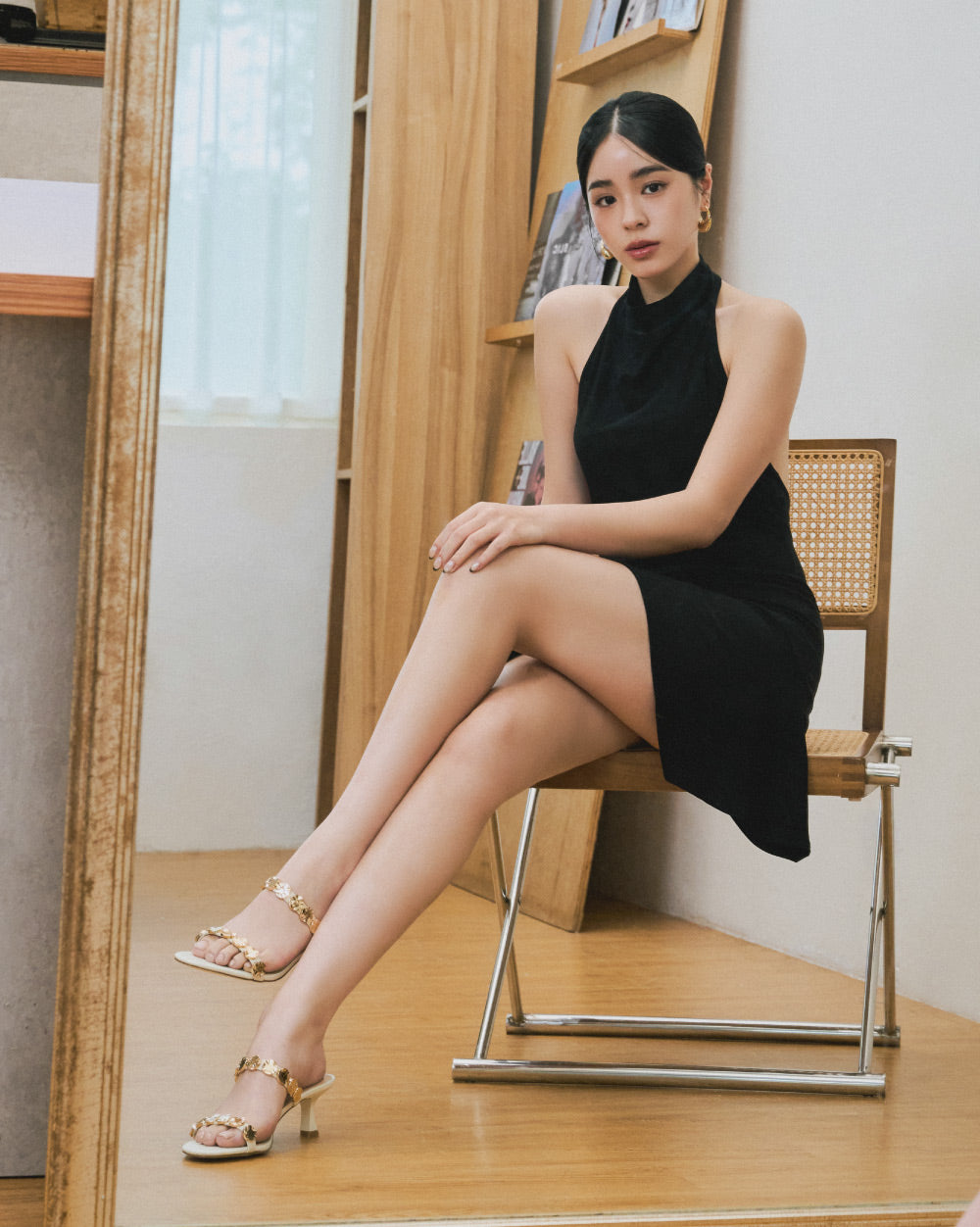 ANNIKA 圓形金釦雙帶涼跟鞋-白色 - view 2