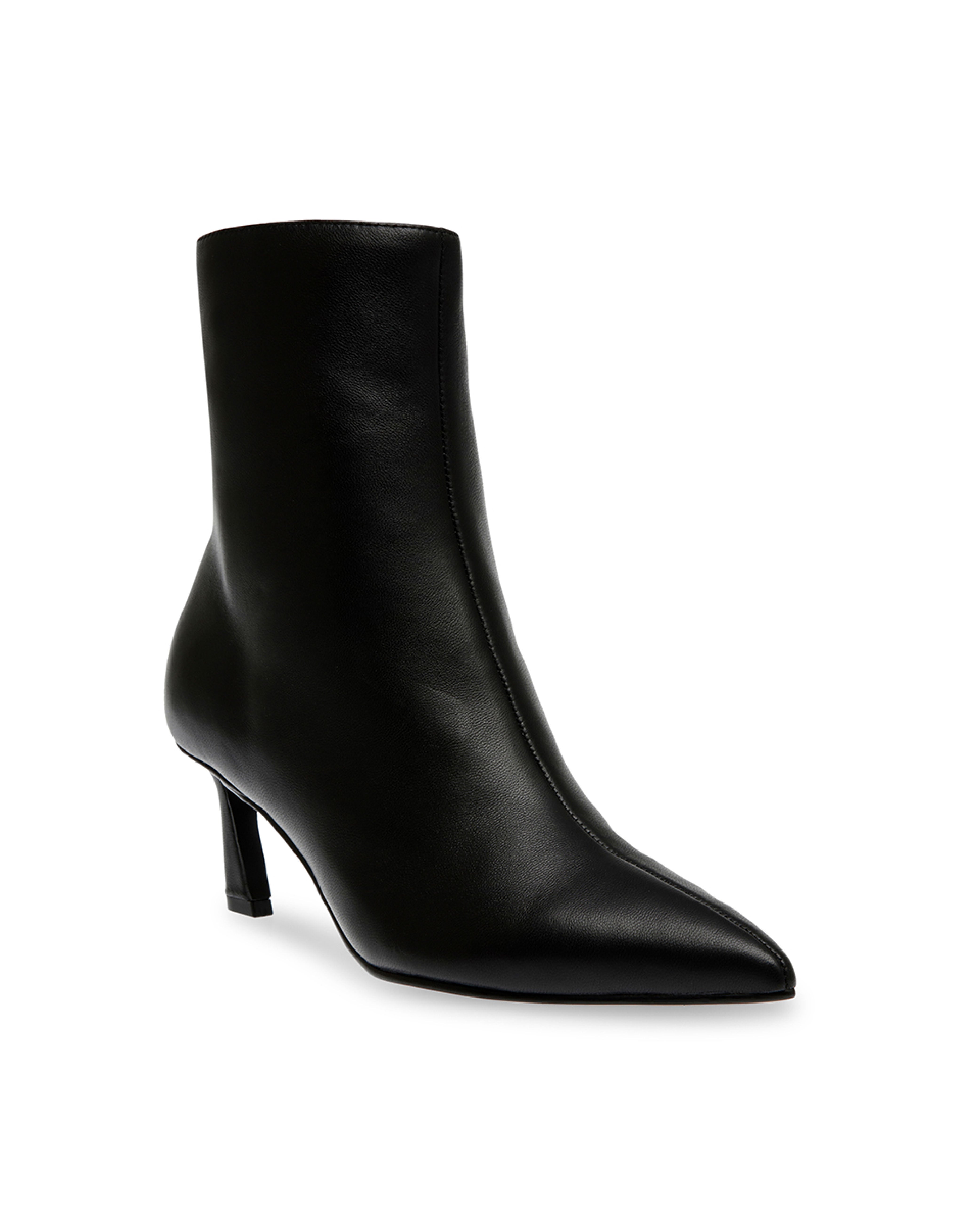 LULAH 經典素面尖頭細跟短靴-黑色