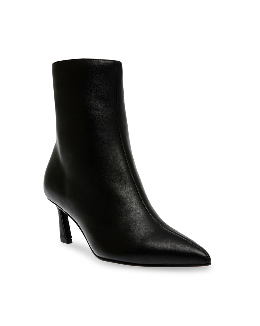 LULAH 經典素面尖頭細跟短靴-黑色