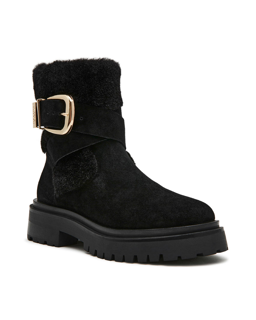 LODGE 可愛毛毛金屬扣飾短靴-黑色