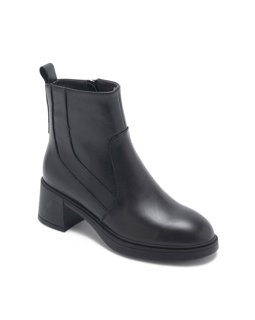 TWCHELSEY 簡約素面線條低跟短靴-黑色