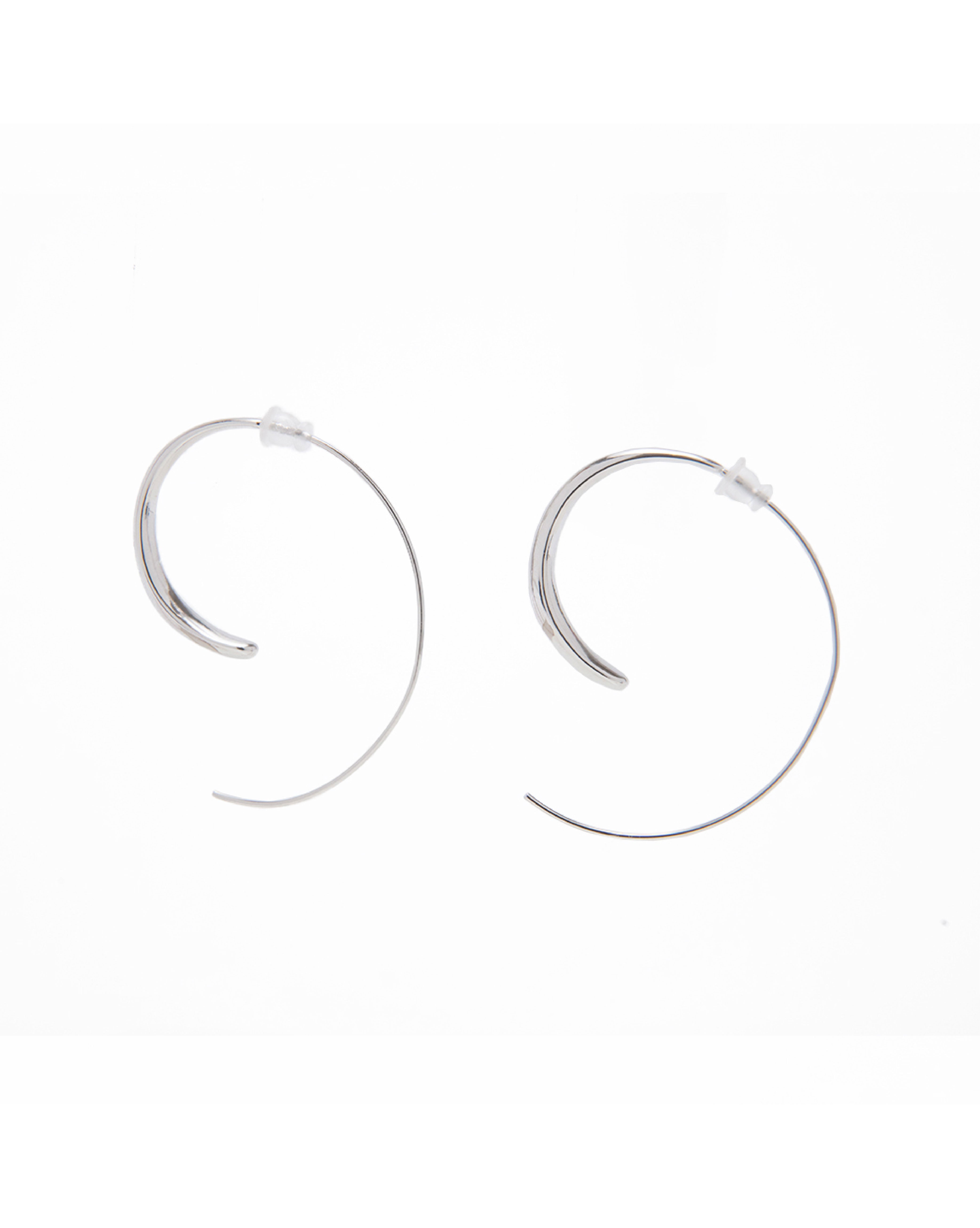 【線上獨家款】簡約垂墜水滴耳環-銀色